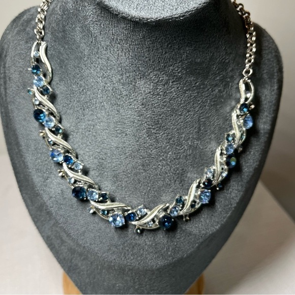 Coro Silver and Blue Necklace Brooch & Clip-on Earrings BLUE SILVER - Picture 4 of 15